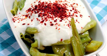 Yoğurtlu Biber Kızartması Nasıl Yapılır? Yoğurtlu Biber Kızartması Tarifi