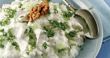 Yoğurtlu Tavuk Salatası Tarifi