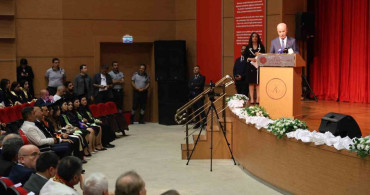 YÖK başkanı Özvar: Mezuniyet bir son değil, hayat boyu öğrenmenin yeni başlangıcıdır