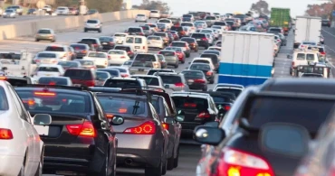 Yollar kilitlendi: İstanbul'da trafik yoğunluğu yüzde 69'a ulaştı!