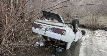 Yozgat'ta Dere Yatağına Devrilen Otomobilin Sürücüsü Yaralandı