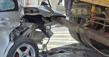 Yozgat'ta freni boşalan kamyon 4 araca çarptı