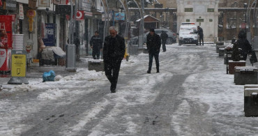 Yozgat'ta Kar Yağışı Hayatı Etkiliyor