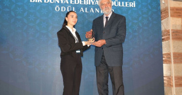 YTB Bir Dünya Edebiyat Ödülleri Bursa'da Sahiplerini Buldu