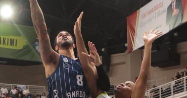 Yukatel Merkezefendi Belediyesi Basket, Anadolu Efes'i Yendi