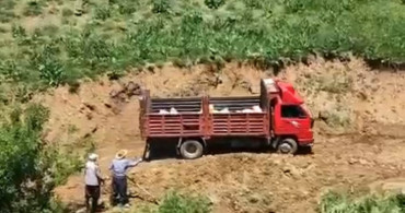 Yüksekova'da Berivanların Kamyonet Kurtarma Mücadelesi