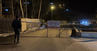 Yüksekova’da Heyelan Nedeniyle Pizok Yolu Kapandı