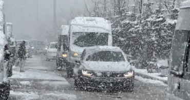 Yüksekova'da Nisan Ayında Yoğun Kar Yağışı