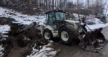 Yüksekova'da Su Arızası Sırasında Yılan Sürüprizi