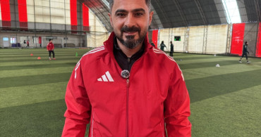 Yüksekovaspor Kadın Futbol Takımı Zirvede Kalma Mücadelesi Veriyor