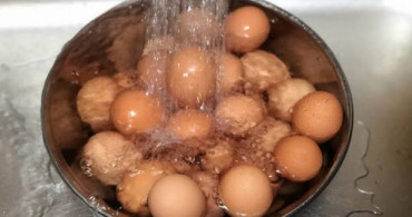Yumurtayı Pişirmeden Önce Yıkamak Yanlış mı?