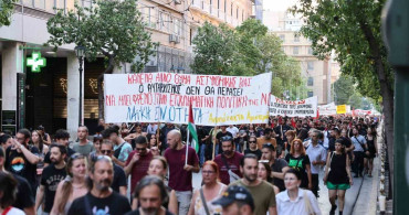 Yunanistan'da polisin açtığı ateş sonucu hayatını kaybeden otizmli genç için protesto düzenlendi