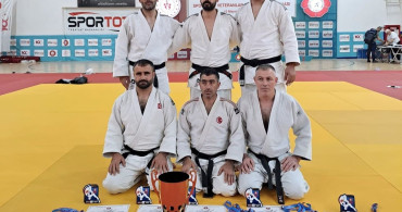 Yunusemre Belediyespor Veteranlar Türkiye İkincisi Oldu