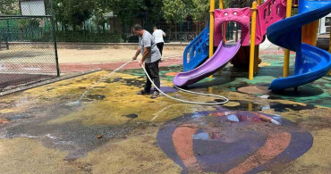 Yunusemre'de çocuk parkları pırıl pırıl oluyor