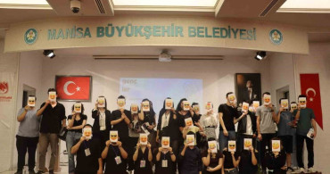 Yunusemre'de Gençler Açık Mikrofon Etkinliğinde Bir Araya Geldi