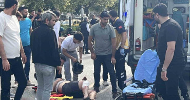 Yunusemre'de Motosiklet Çarpışması: 2 Yaralı