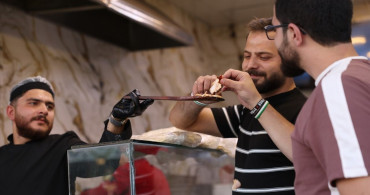 Yusuf Şeyh Dibo, Türk Dönerini Suriyelilere Tanıtıyor
