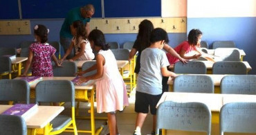 Yüz Yüze Eğitime Çok Az Kaldı! Okullarda Ders Kitapları Sıralarda Yerini Aldı