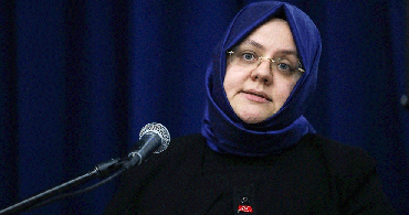 Zehra Zümrüt Selçuk Kimdir?