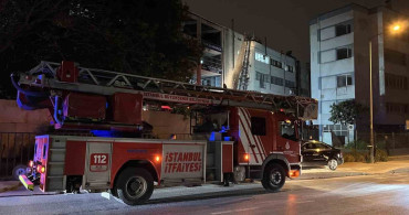 Zeytinburnu'nda İş Merkezinin Çatısında Yangın Çıktı