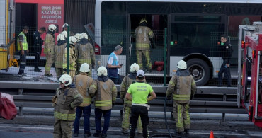 Zeytinburnu'nda Metrobüste Yangın İhbarı