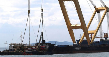Zeytinburnu'ndaki Batık Gemi 2 Yıl Sonra Sudan Çıkarılıyor