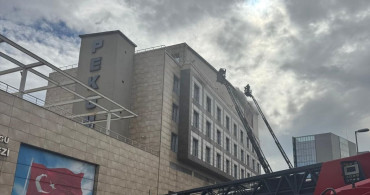 Zeytinburnu'ndaki Merter Polisevi'nde Yangın Çıktı