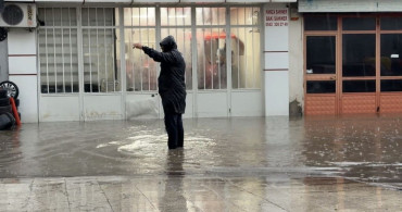 Zile'de Sağanak Yağış Hayatı Olumsuz Etkiledi