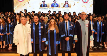 Zonguldak Bülent Ecevit Üniversitesi mezuniyet töreninde mutluluk ve başarı bir arada