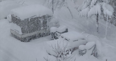 Zonguldak, Düzce ve Karabük’te Kar Yağışı Ulaşımı Engelledi