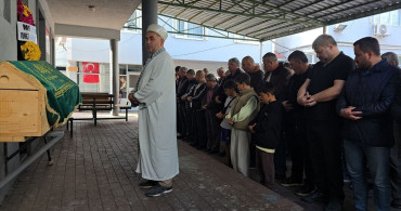 Zonguldak'ta Bıçaklanmış Yaşlı Adam Defnedildi