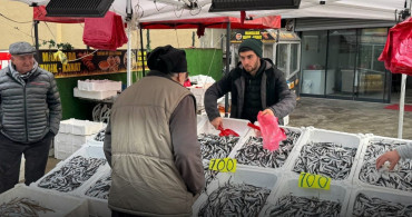 Zonguldak’ta Sevgililer Günü’ne özel hamsi indirimi