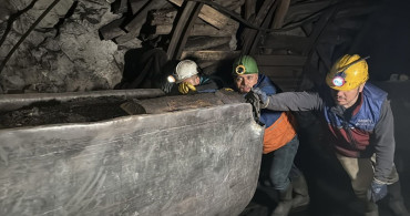 Zonguldak'taki Maden İşçileri Ramazan'ın İlk Sahurunu Yerin Altında Yaptı