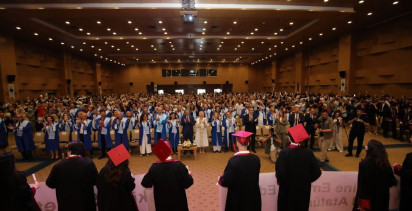 Akdeniz Üniversitesi tıp fakültesinde 238 genç hekim yemin ederek mezun oldu