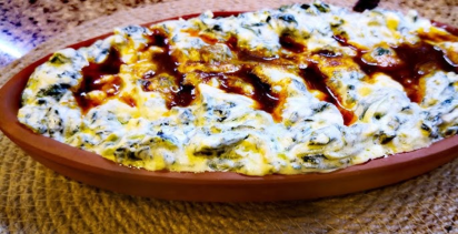 Akşam sofranızı renklendirecek tarif açığa çıktı! Fırından çıkarttığımız anda tüm apartman kapınıza doluşacak