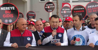 Antalya'da Okullara Yapılan Saldırılar Protesto Edildi