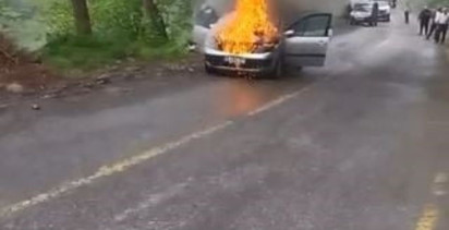 Artvin'de Yanarak Kül Olan Otomobil