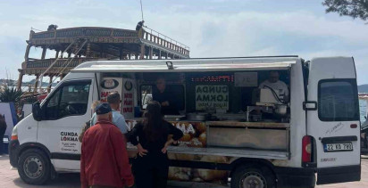 Ayvalık'ta Hüsamettin Cindoruk Anıldı