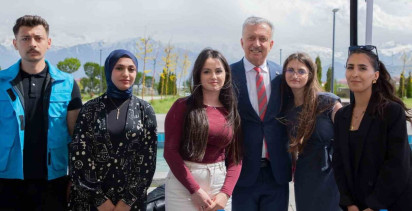 Bahar Şenliklerinde EBYÜ Öğrenci Kulüpleri Coşkulu Etkinlikler Düzenledi