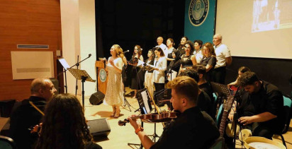 Balıkesir'de 'Her Telden' Konseri İlgiyi Üzerine Çekti