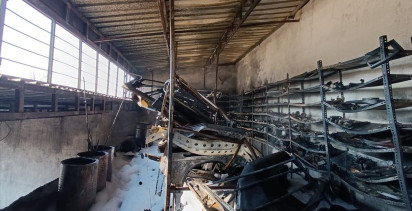 Balıkesir'de Oto Kaporta Dükkanında Yangın