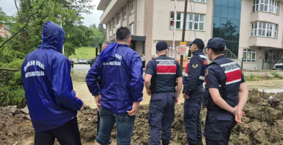 Bartın'da Sağlık Ocağında Mahsur Kalanlar Kurtarıldı