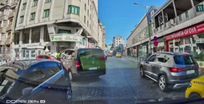 Beyoğlu'nda yol verme tartışması: motosikletli sürücü tehdide başvurdu
