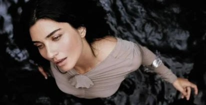 Büyüküstün’ün Paris Moda Haftası tarzı olay yarattı! “Görünce tadım kaçtı”