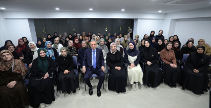 Cumhurbaşkanı Erdoğan İstanbul'da Kız Öğrenci Yurdunu Ziyaret Etti
