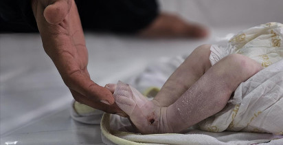 Gazze’de Soğuk Bir Can Daha Aldı: 3 Aylık Tim Çadırda Donarak Öldü