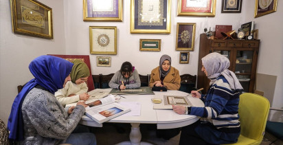 Gelenekten Geleceğe: Tezhip Sanatının Kadın Temsilcisi Meliha Kantarcı