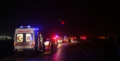 Hatay'da Düzensiz Göçmenleri Taşıyan Araç Nehre Devrildi