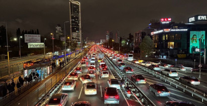 İstanbul Trafiğinde Yoğunluk Zirveye Ulaştı