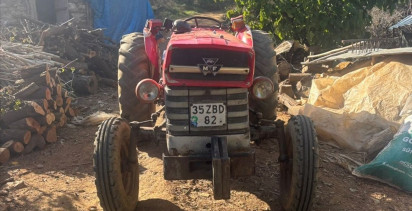 İzmir'de Traktör Devrildi: Sürücü Hayatını Kaybetti